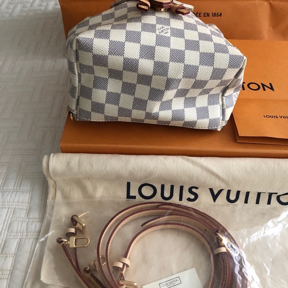 Backpack - Picture 7 of 12